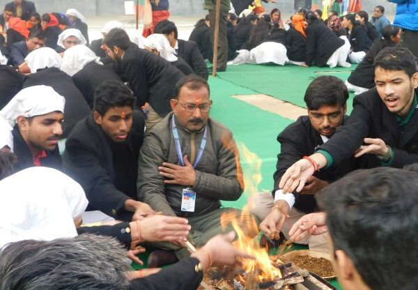 Renaissance School Holds Hawan with Devotion