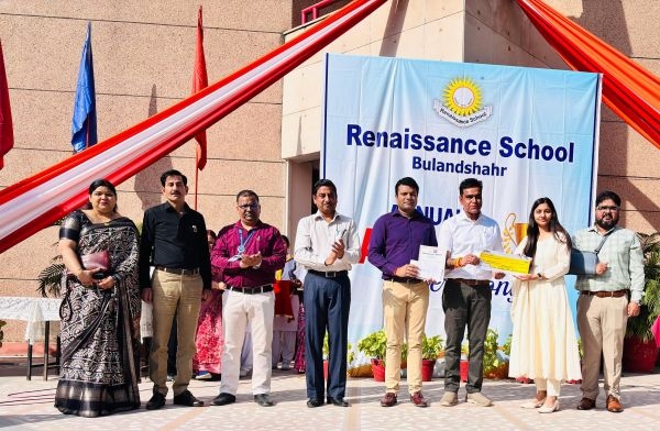 Renaissance School Scholars Felicitated at Annual Award Ceremony1-