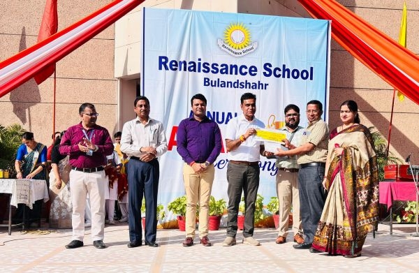 Renaissance School Scholars Felicitated at Annual Award Ceremony3-