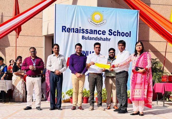 Renaissance School Scholars Felicitated at Annual Award Ceremony